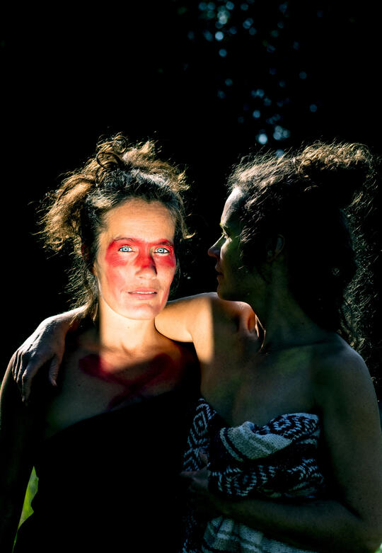 Černá krev, bílá noc